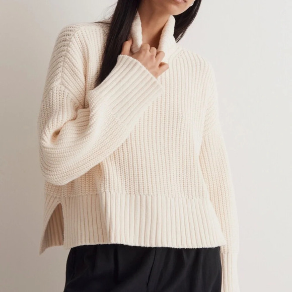 Madewell Sweaters - Madewell Women's Ivory Turtleneck Sweater Size L Long Sleeve Boxy Knit Cropped